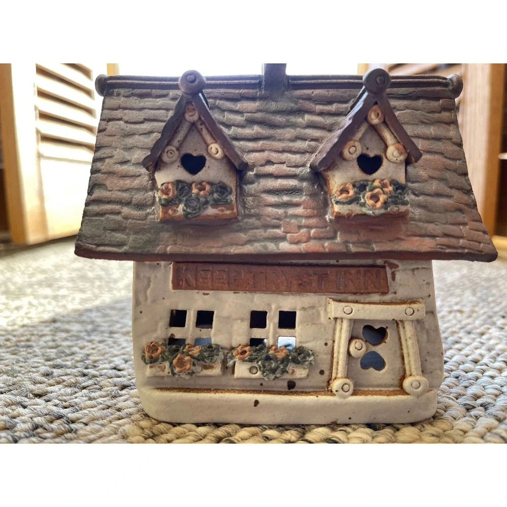 Windy Meadows Pottery KEEPTRYST‎ INN Candle House Unsigned Jan Richardson
